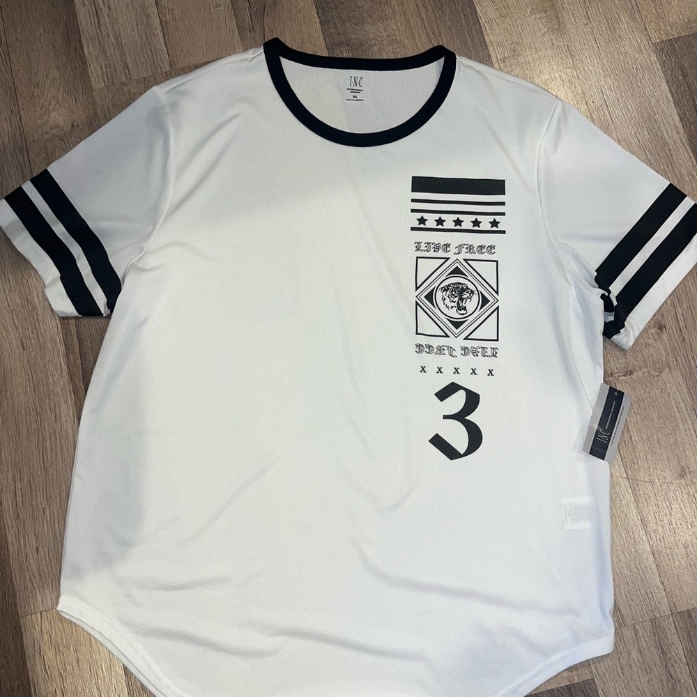 INC graphic tee